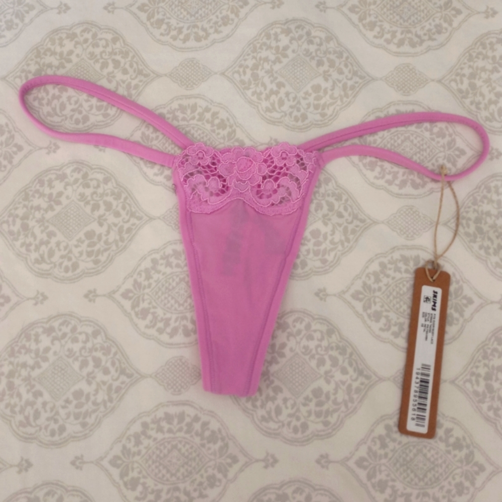 SKIMS Fits Everybody Lace String Thong